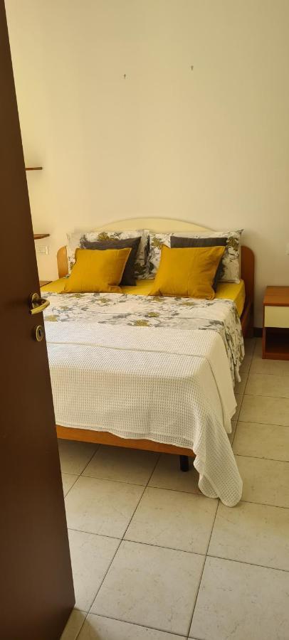 Casa Mirella - Appartamento Zona Bellagio Magreglio Extérieur photo